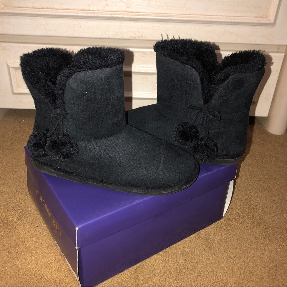 Slip on fur lined ankle boots